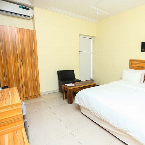 AgbaEyo Room